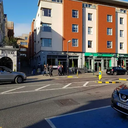 The Courtyard !!!! شقة